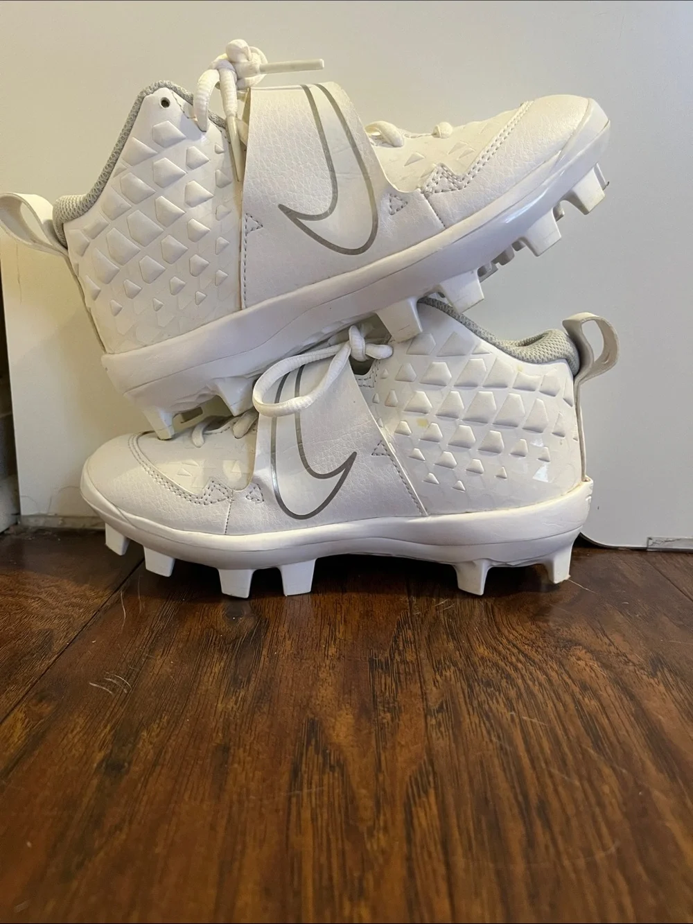 Nike White Youth Baseball Mike Trout Cleats
